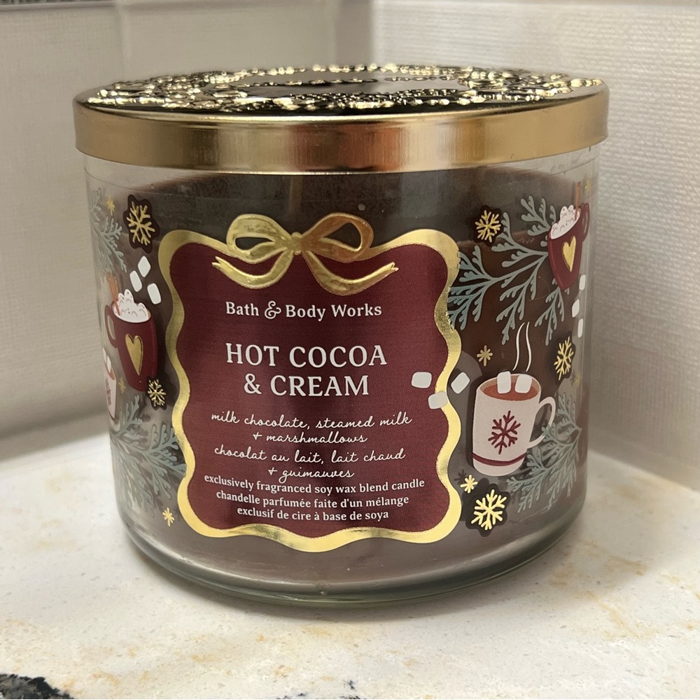 Bath & Body Works 3 Wick Candle - Hot and Cocoa Cream